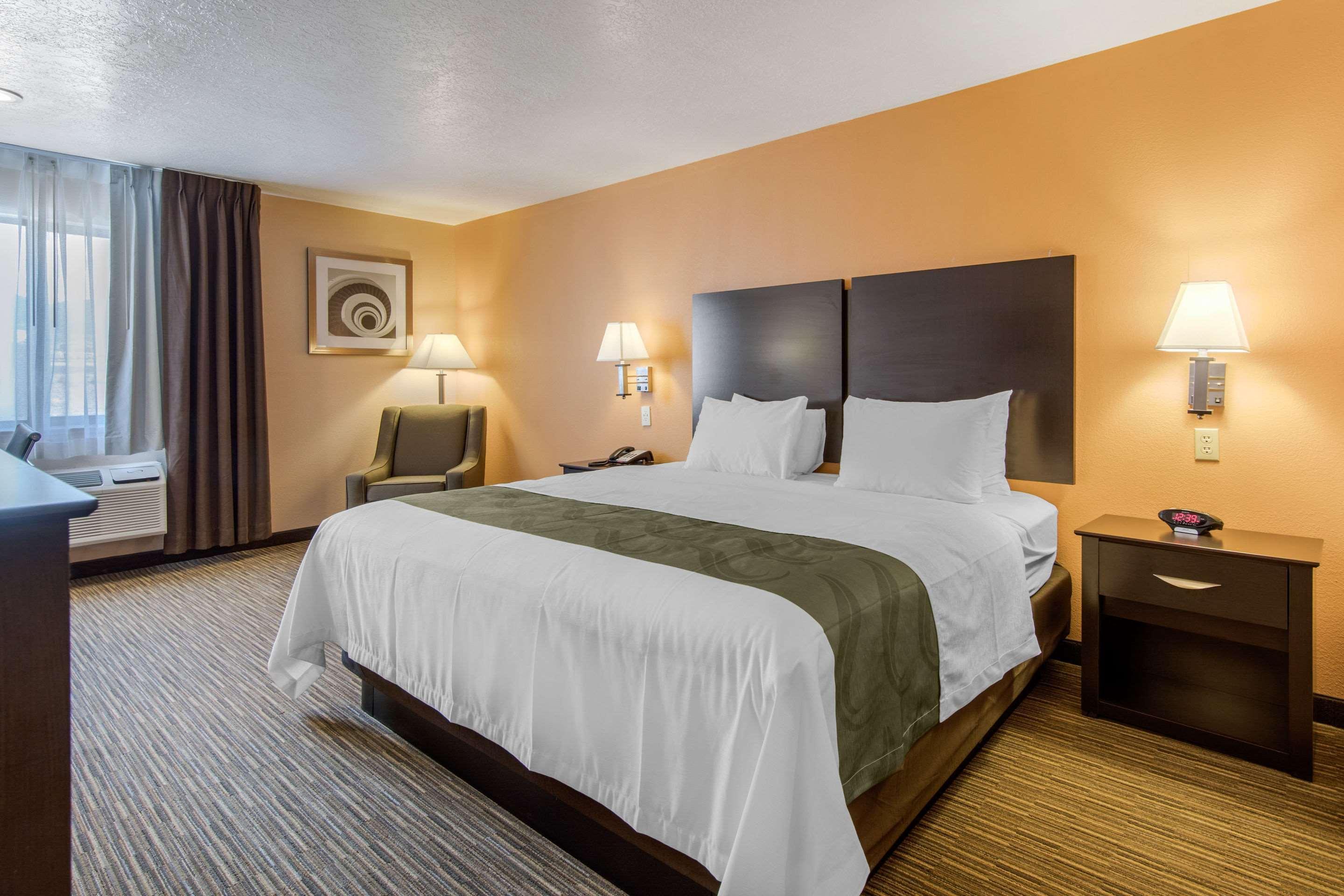 Quality Inn&Suites Albuquerque North near Balloon Fiesta Park Extérieur photo